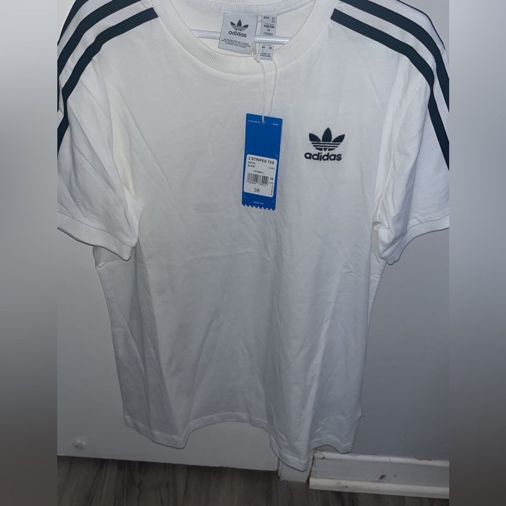 Adidas Classic t shirt